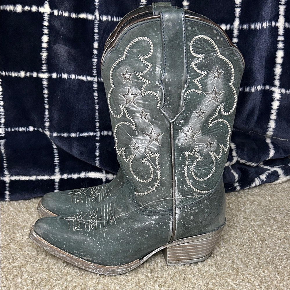 ✨Women's Embroidered Navy and Metallic Silver Leather Cowgirl Boots✨